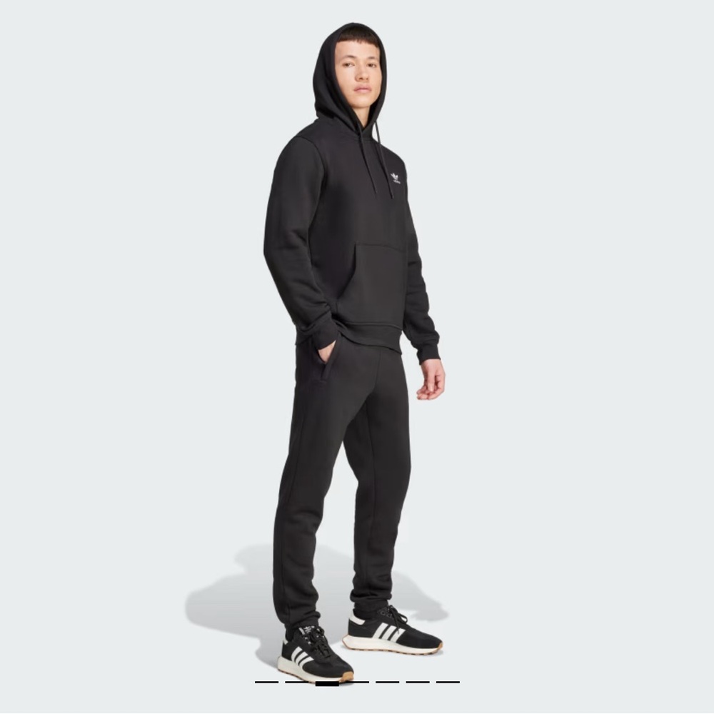Adidas Sweatshirt and Sweatpants in Black - Men’s Size S